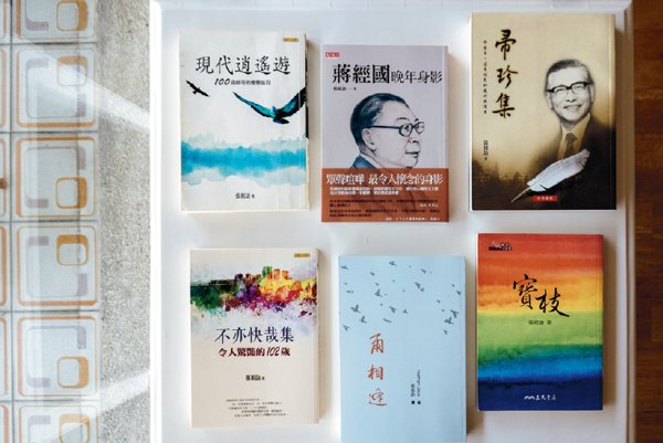 Anke books display