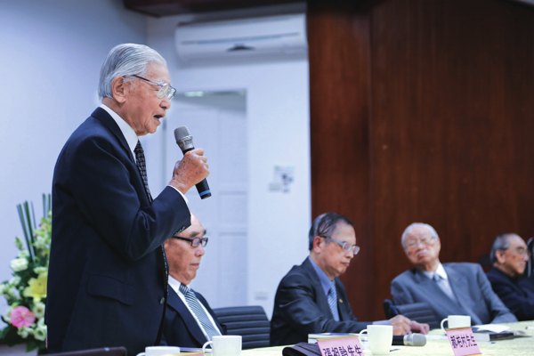 speaking at Shen Chang-huan centennial